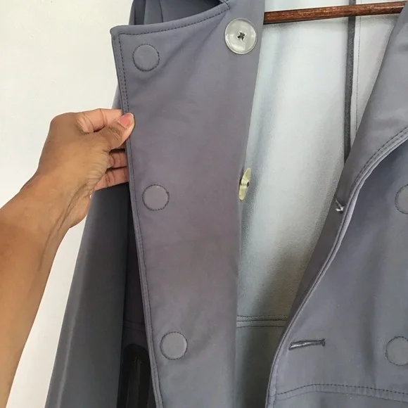 Athleta Women Gray Double Breast Raincoat Trench Coat Collar and Modern Fit - Picture 9 of 12